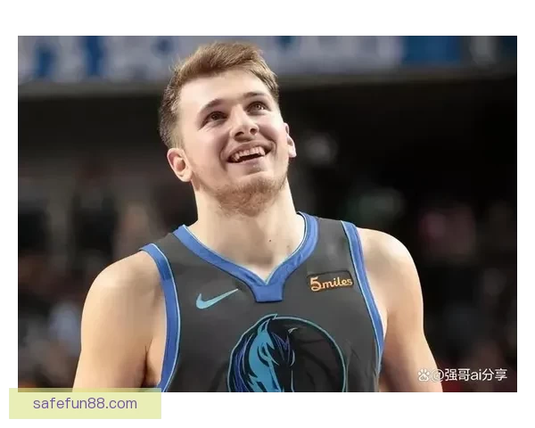 海斯谈防守责任与东契奇复出挑战 强调禁区防守与避免再次吃T